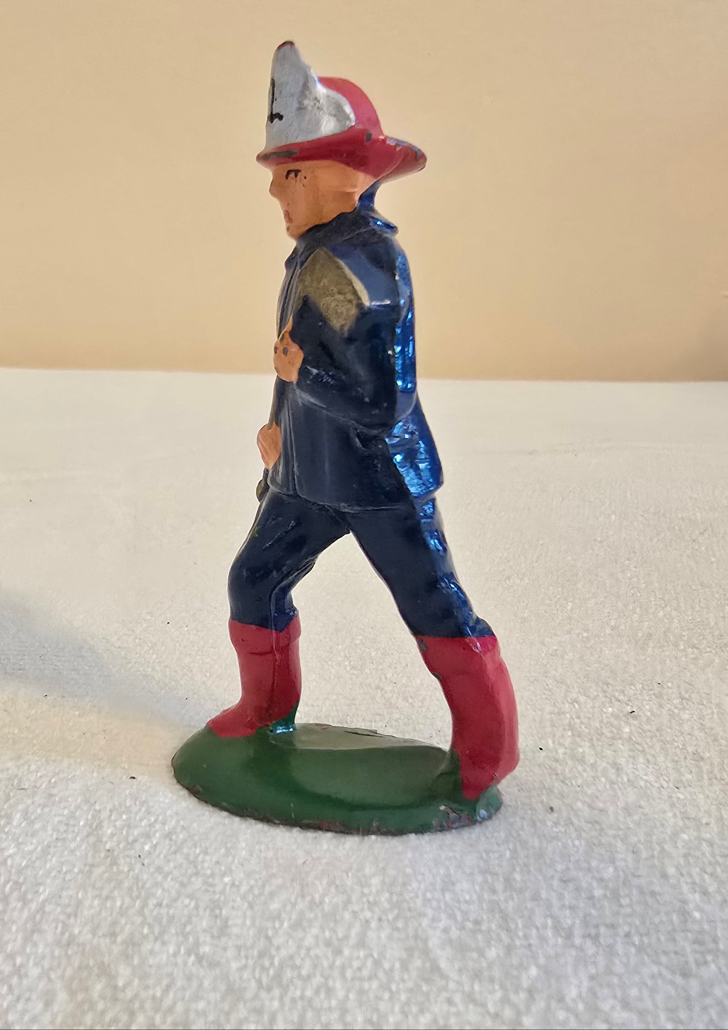 Vintage Manoil Barclay Lead Toy Firefighters Pair Axe Hose