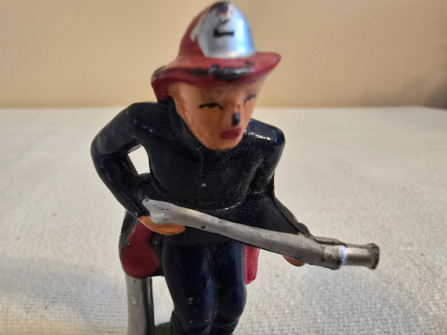 Vintage Manoil Barclay Lead Toy Firefighters Pair Axe Hose