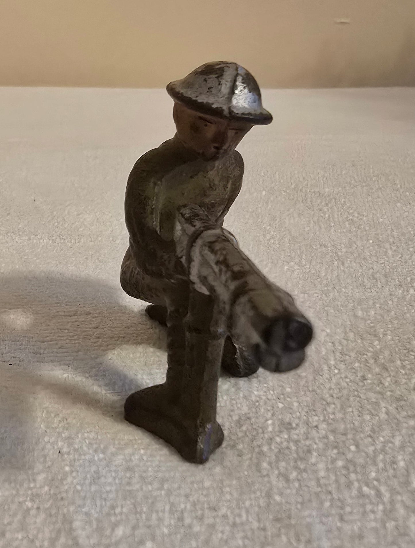 Vintage Manoil Barclay Lead Toy Soldier Kneeling with Machine Gun