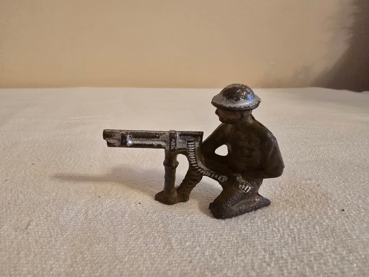Vintage Manoil Barclay Lead Toy Soldier Kneeling with Machine Gun