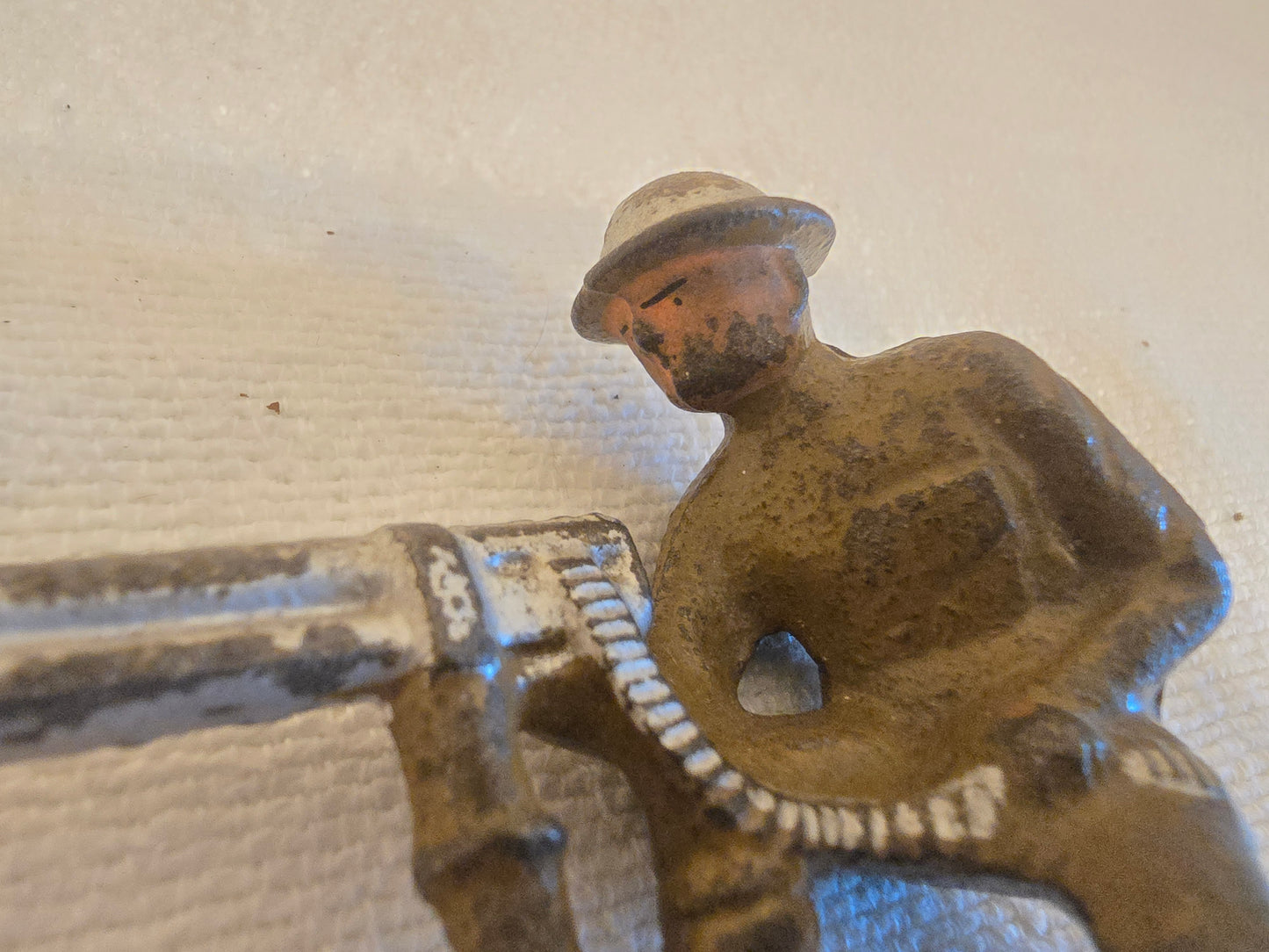 Vintage Manoil Barclay Lead Toy Soldier Kneeling with Machine Gun