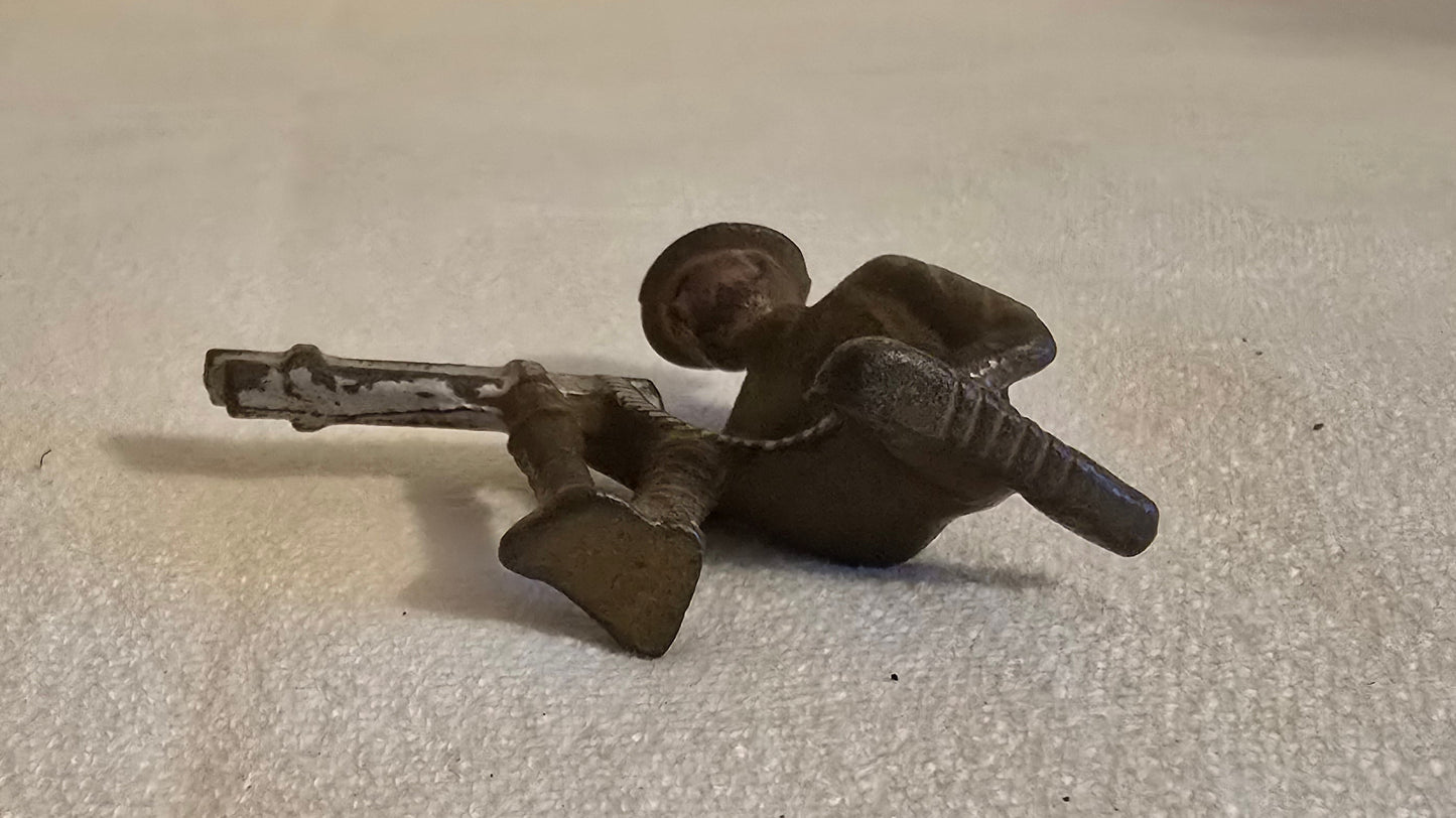 Vintage Manoil Barclay Lead Toy Soldier Kneeling with Machine Gun