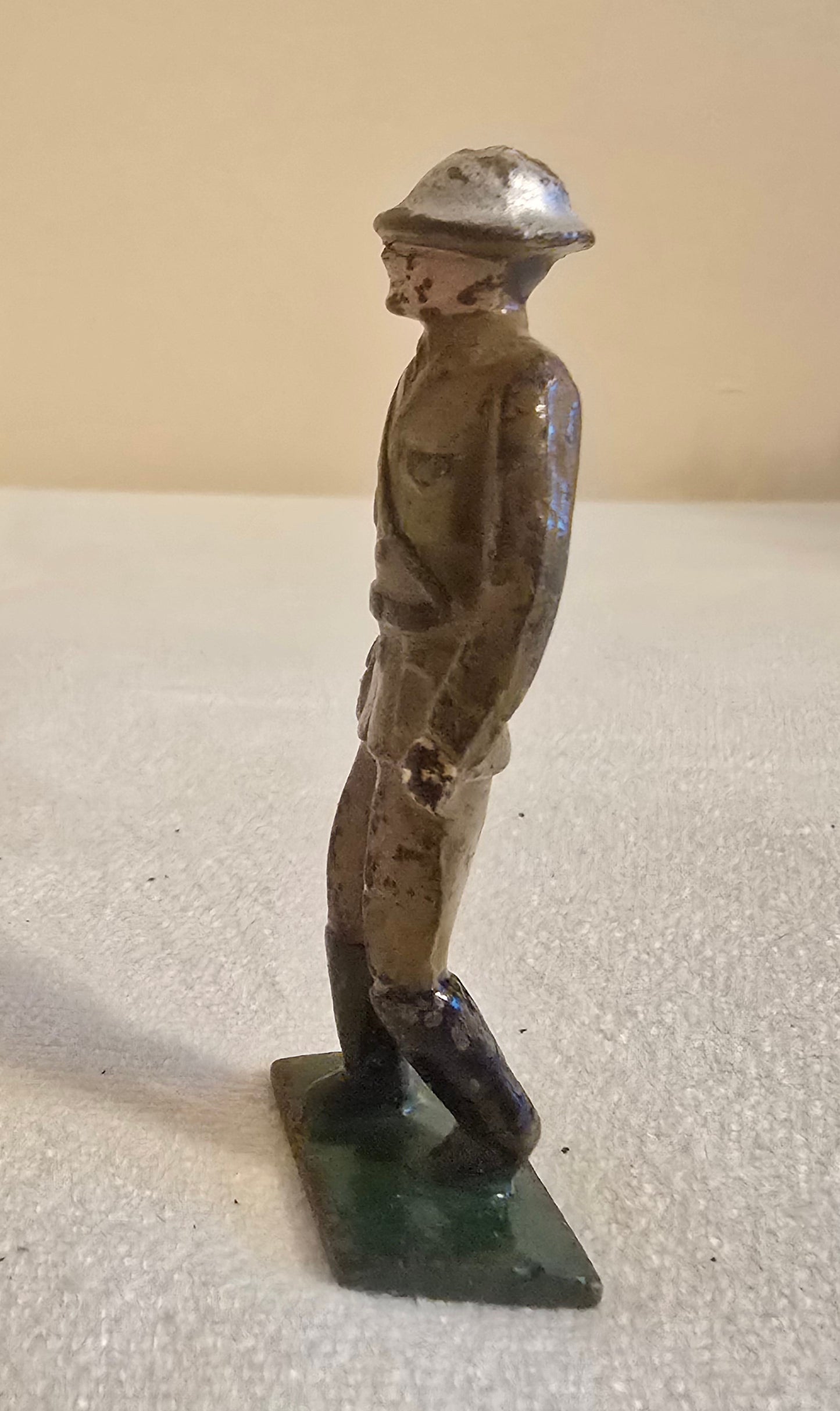 Vintage Manoil Barclay Lead Toy Soldier Standing