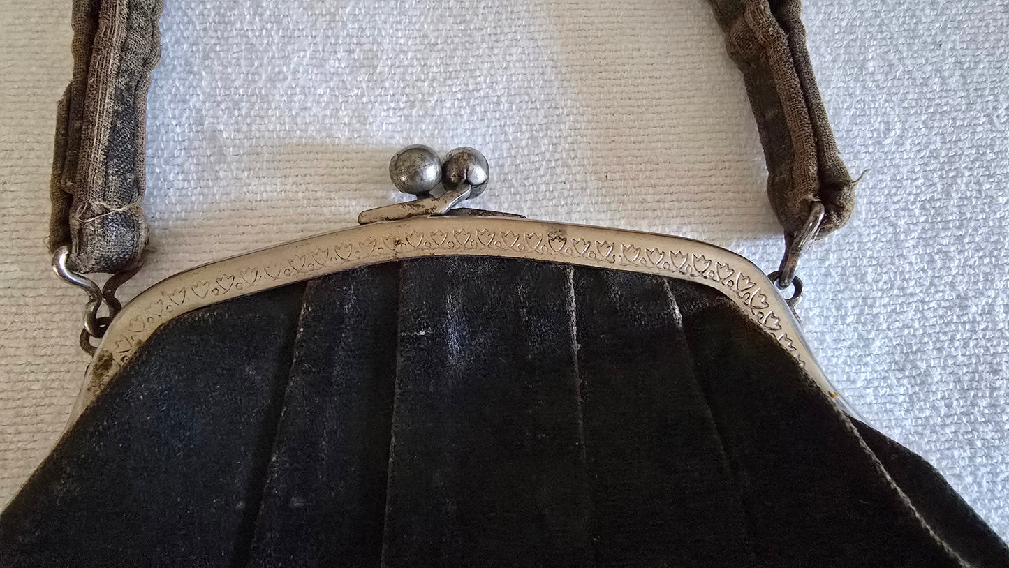 Vintage Small Pleated Leather Purse Handbag with Short Leather Strap