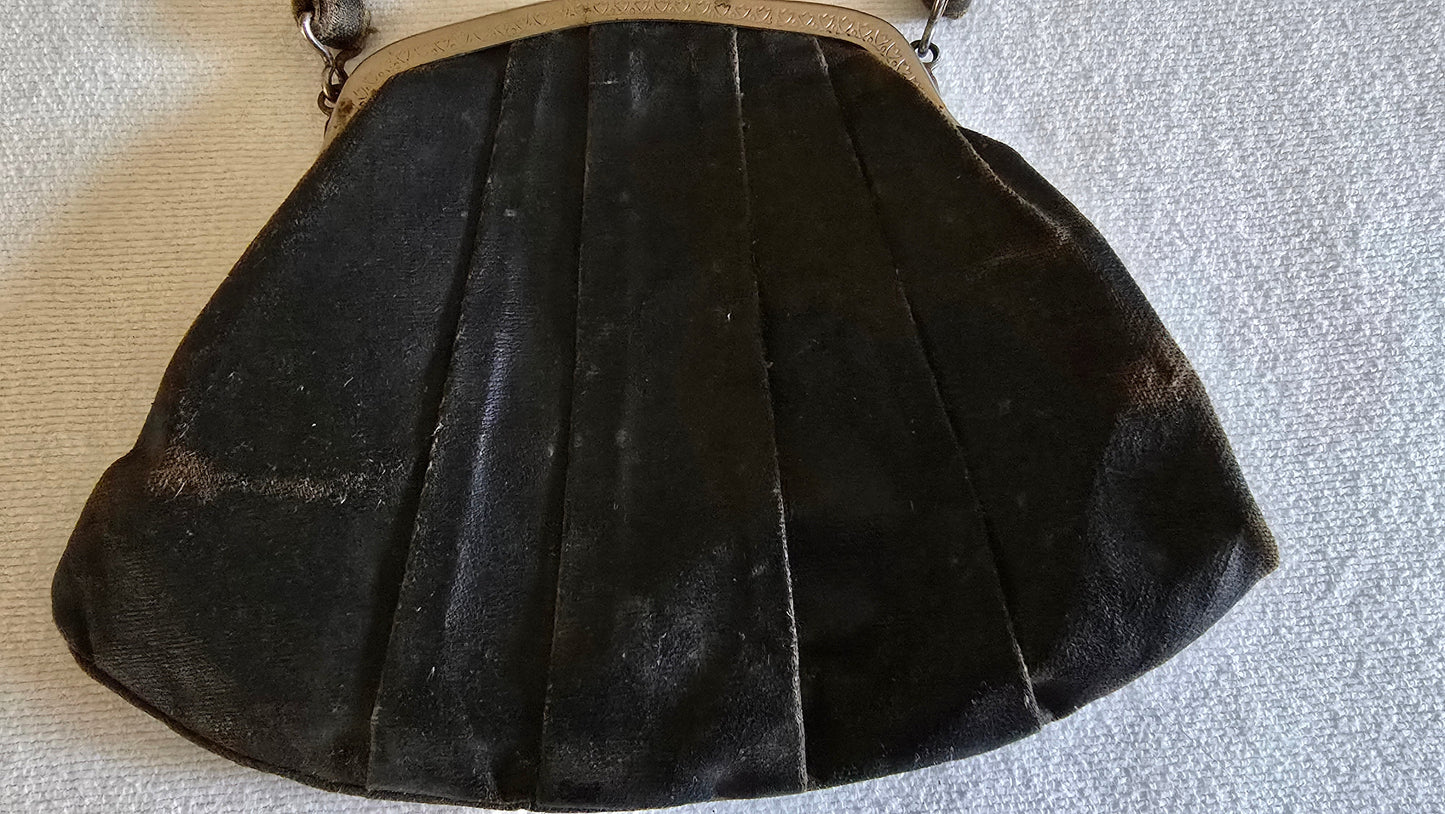 Vintage Small Pleated Leather Purse Handbag with Short Leather Strap