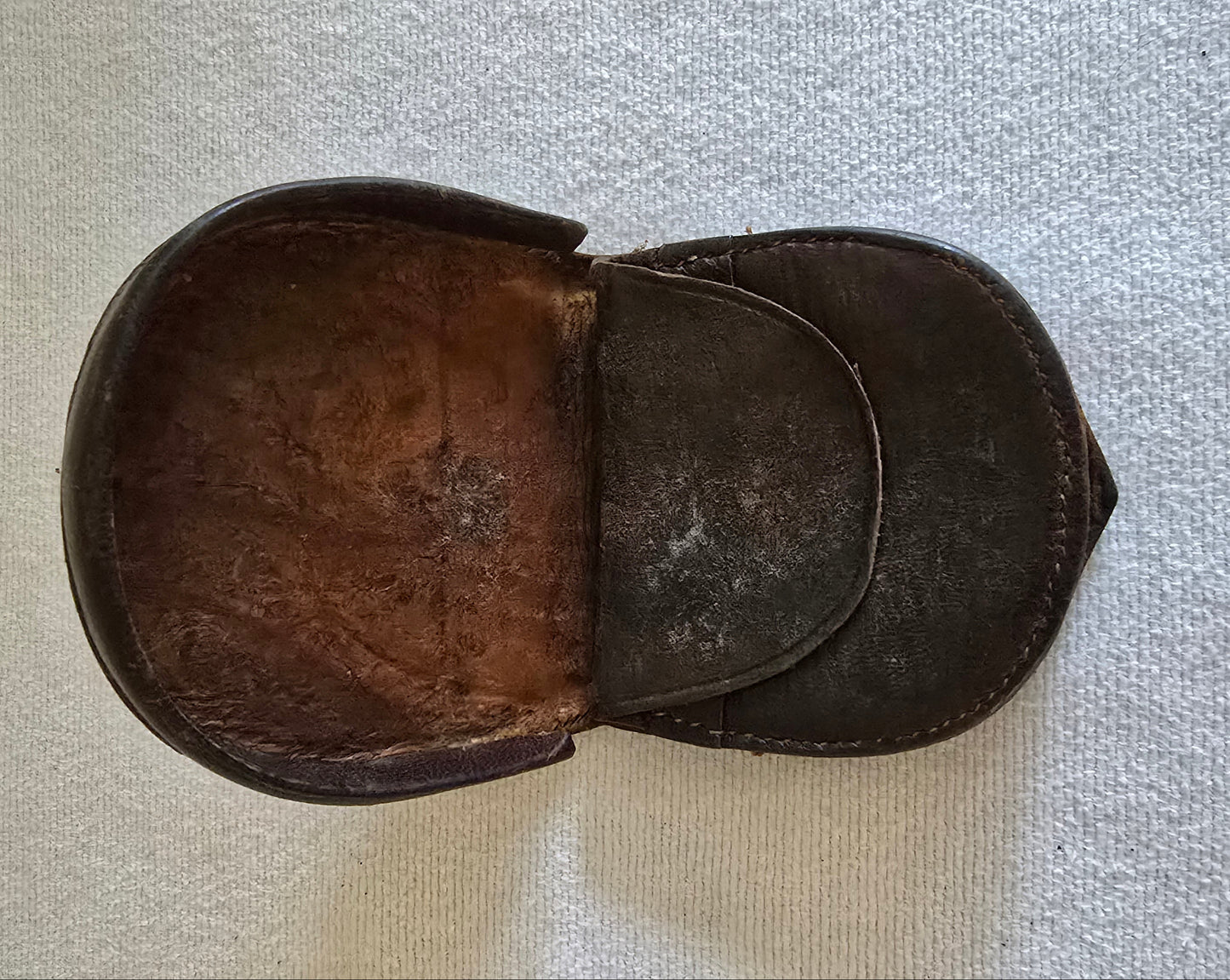 Vintage Leather Gentleman's Heel Coin Purse Holder Horseshoe Shape