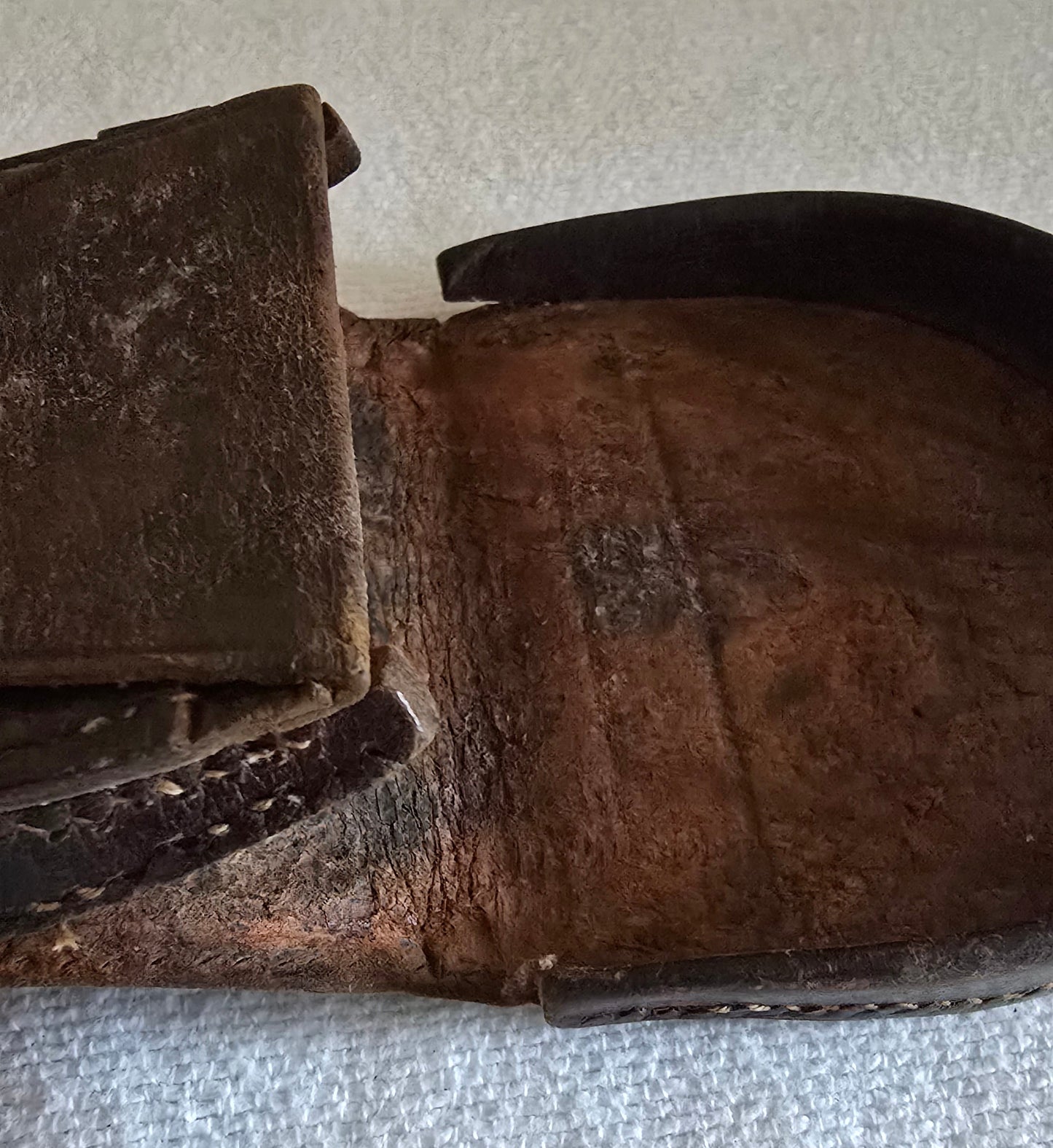 Vintage Leather Gentleman's Heel Coin Purse Holder Horseshoe Shape