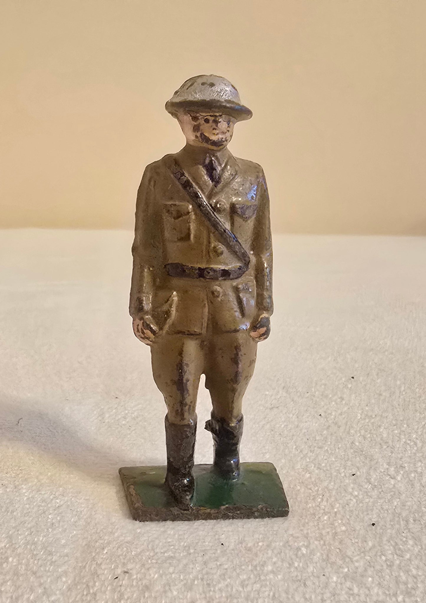 vintage manoil barclay lead toy soldier
