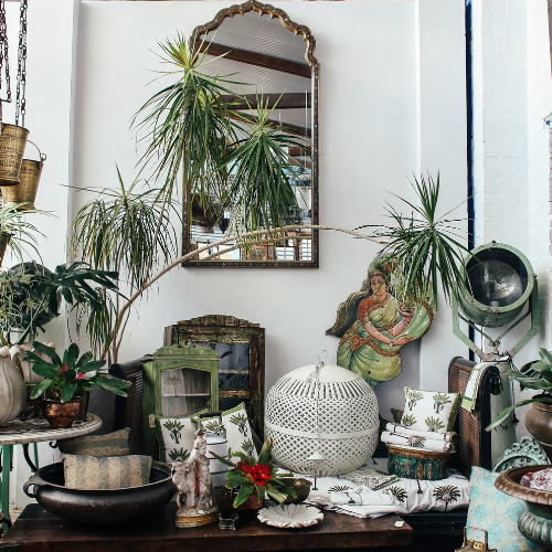 Styling with Antiques and Vintage Items: Tips from Vintage Vault