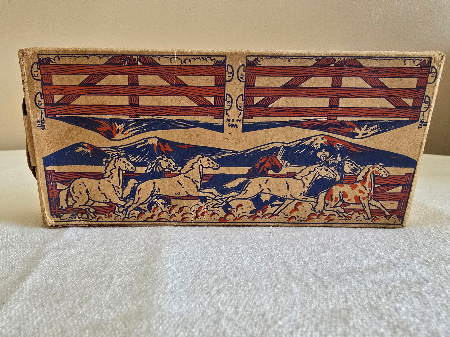 Vintage Set of 100 Cowboys and Indians Plastic Toys in Original Box