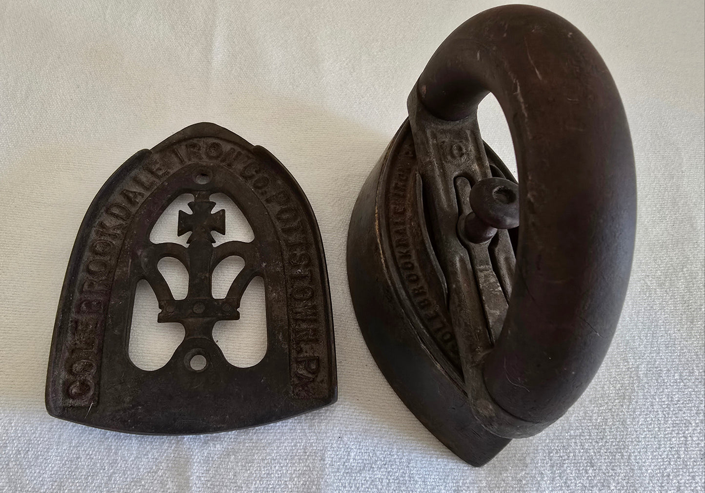 Antique Colebrookdale Iron Co. Pottstown PA Sad Iron with Matching Trivet