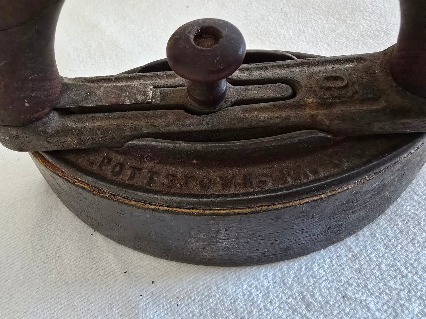 Antique Colebrookdale Iron Co. Pottstown PA Sad Iron with Matching Trivet