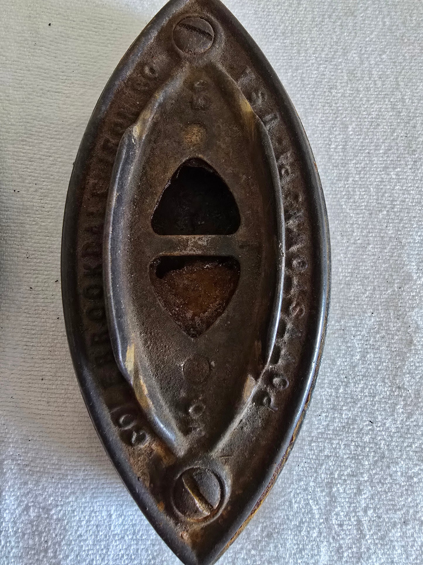 Antique Colebrookdale Iron Co. Pottstown PA Sad Iron with Matching Trivet