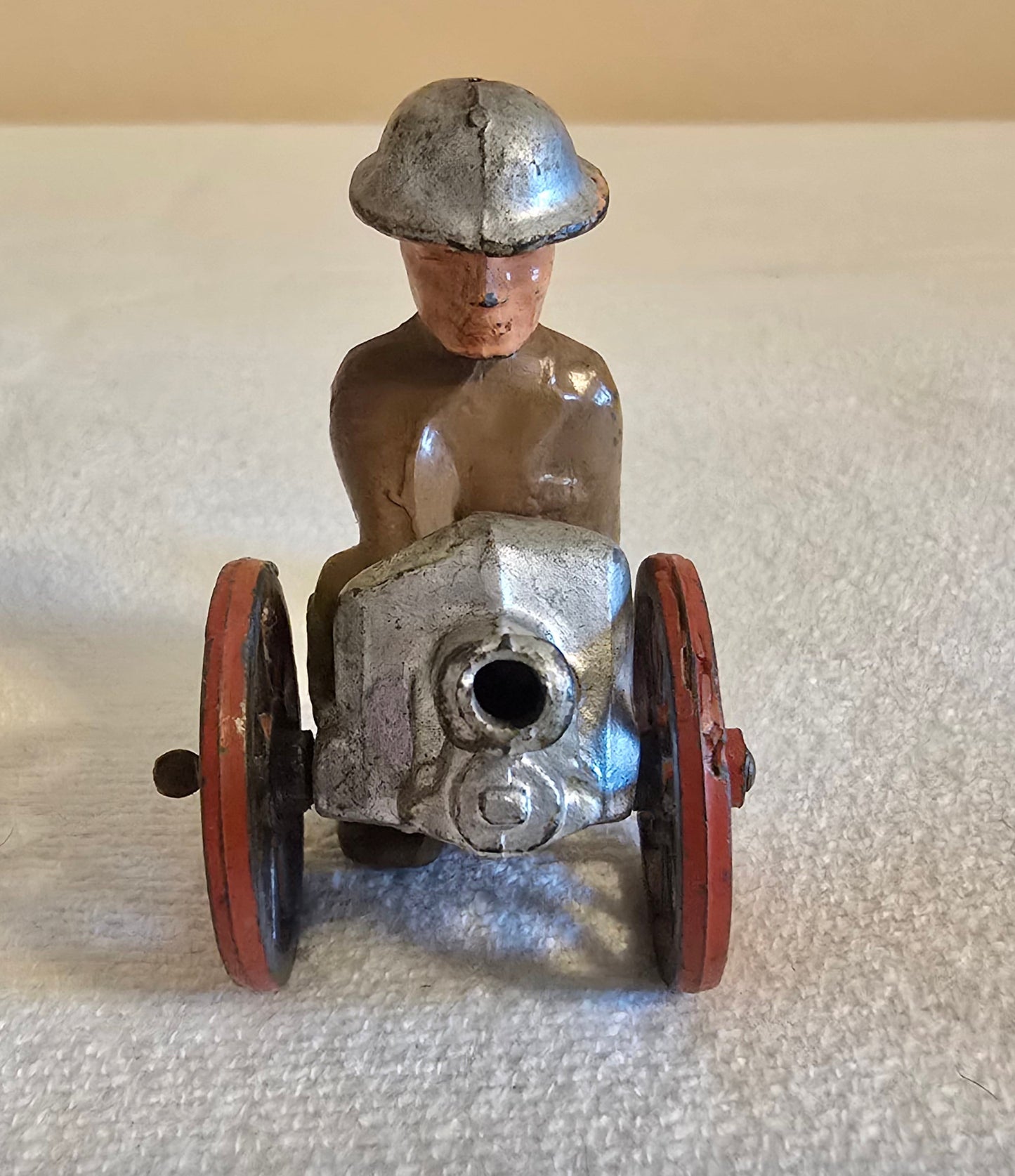 Vintage Manoil Barclay Lead Toy Soldier Man Kneeling Behind Cannon on Wheels