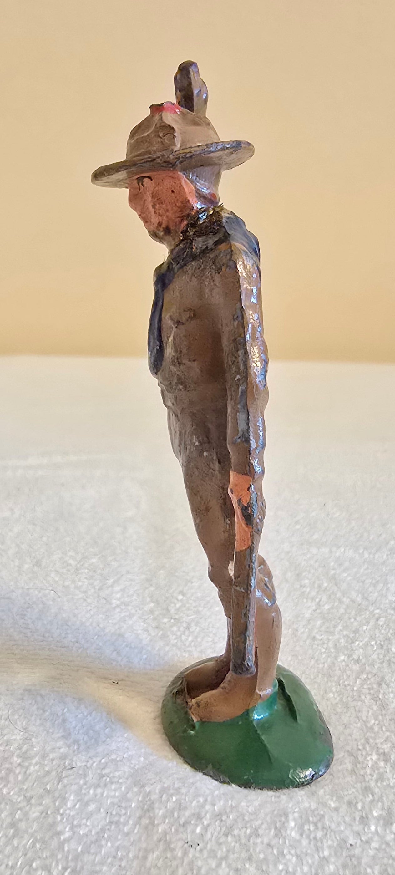 Vintage Manoil Barclay Lead Toy Boy Scout Figurine with Flag #803