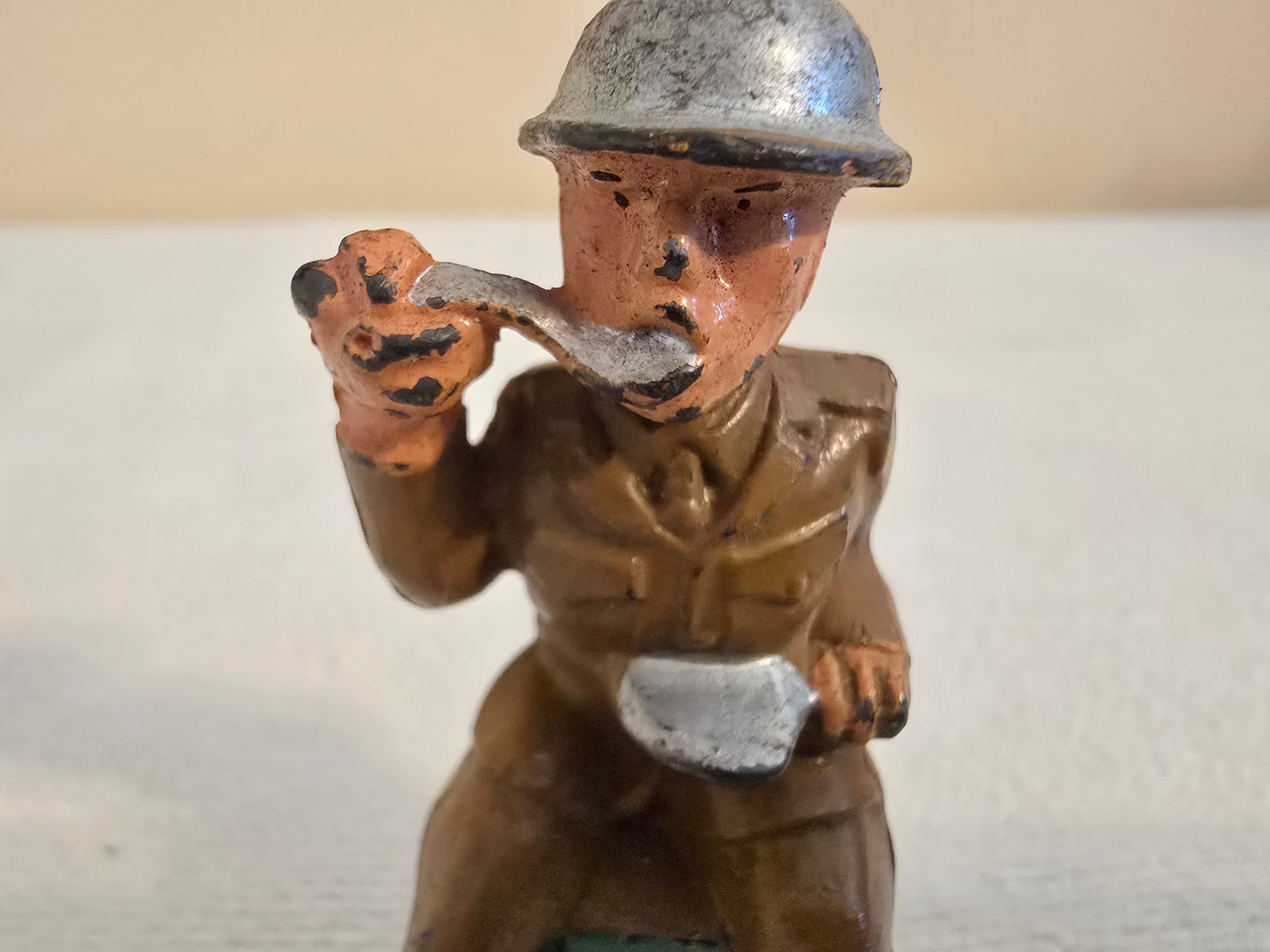 Vintage Manoil Barclay #54 Lead Toy Soldier Eating