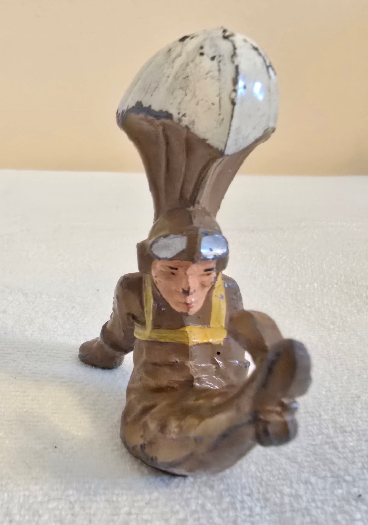 Vintage Manoil Barclay #58 Lead Toy Soldier with Parachute