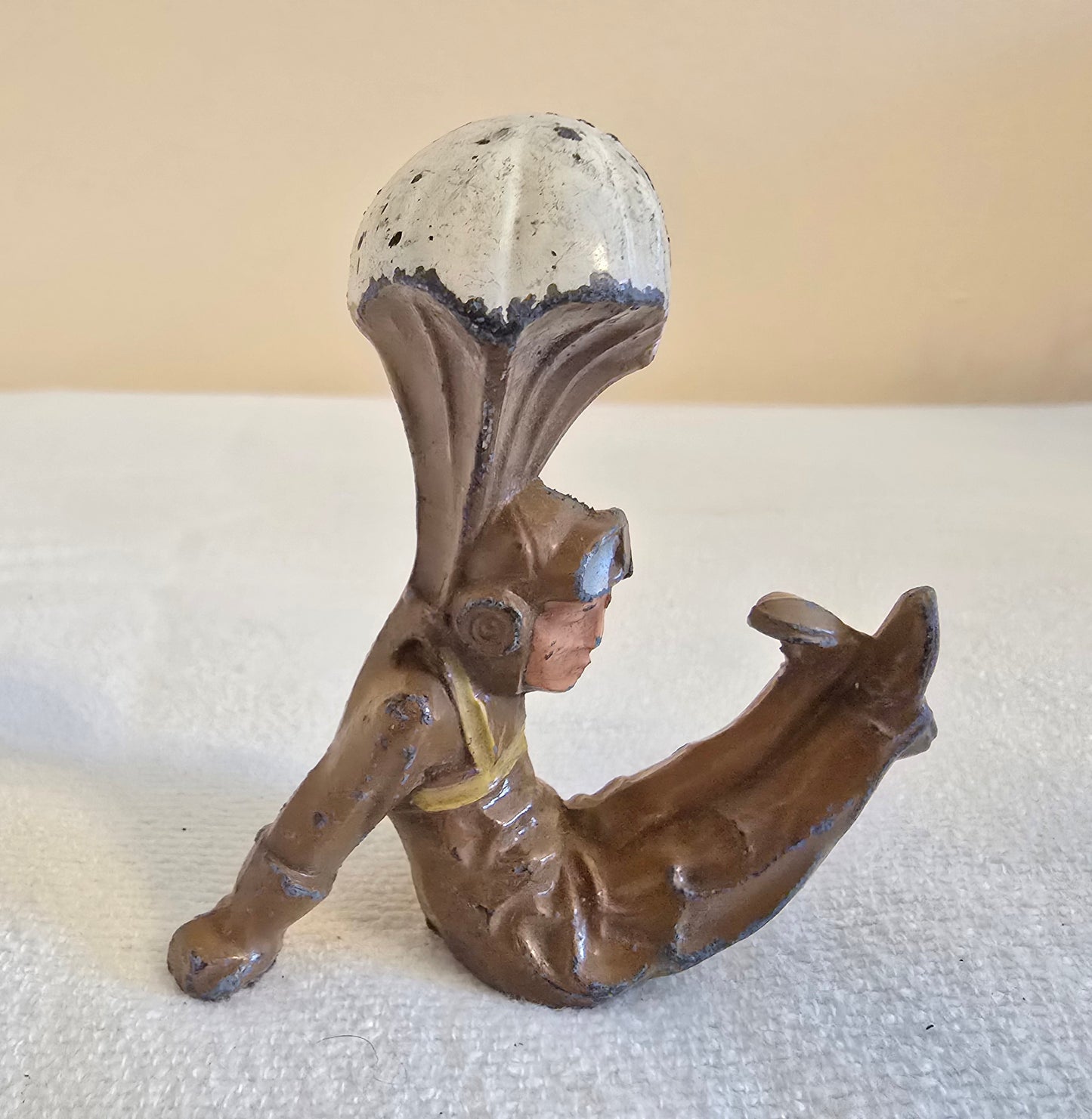 Vintage Manoil Barclay #58 Lead Toy Soldier with Parachute