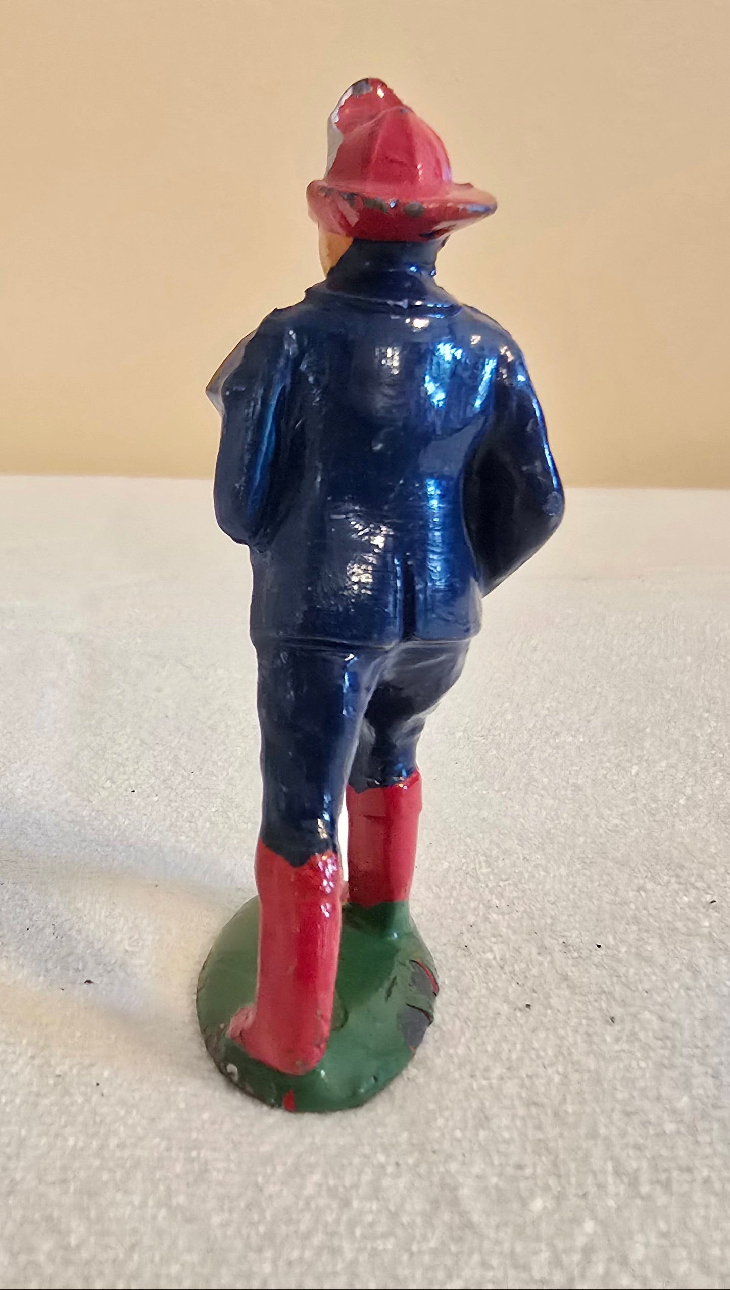 Vintage Manoil Barclay Lead Toy Firefighters Pair Axe Hose