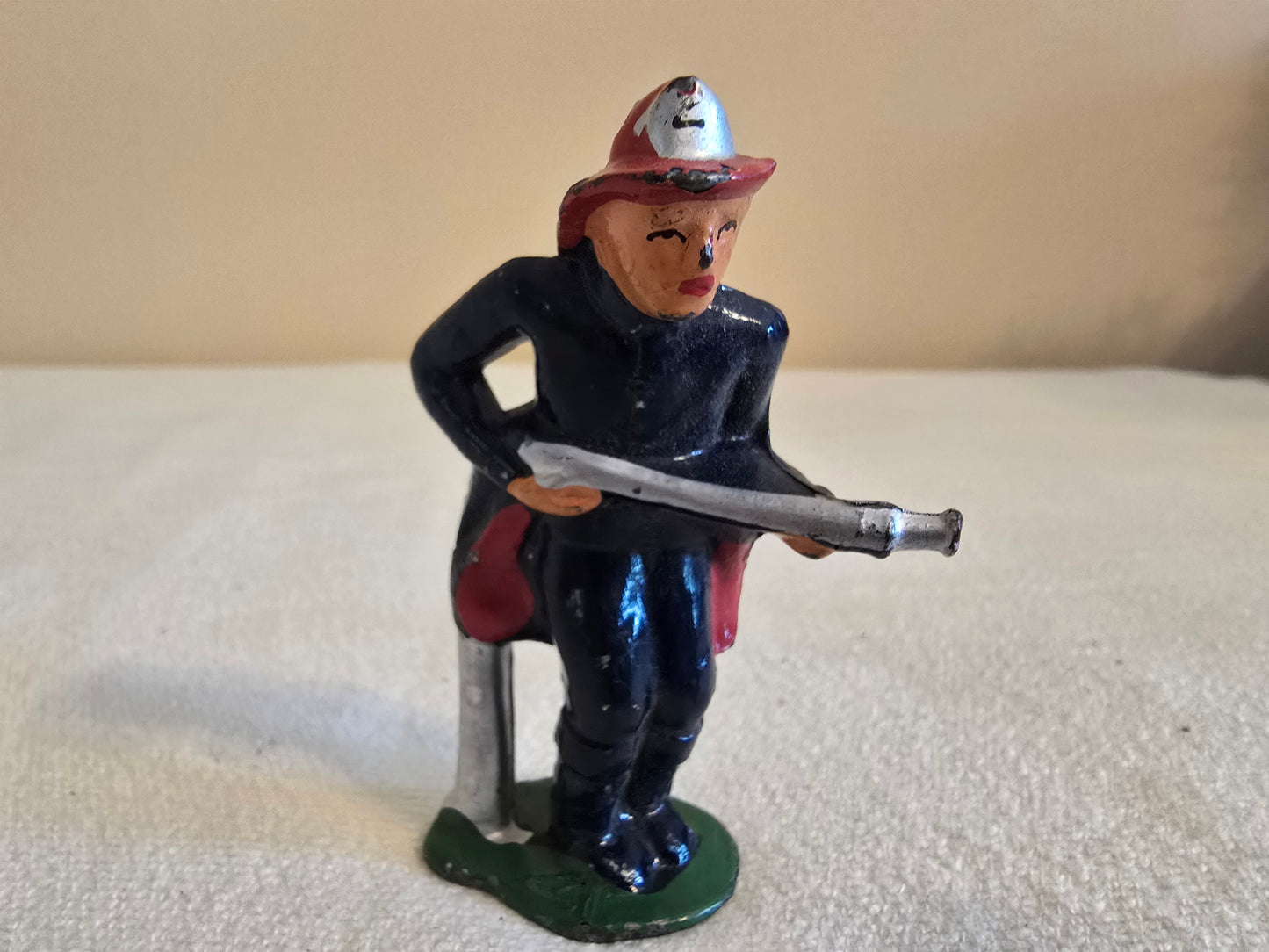 Vintage Manoil Barclay Lead Toy Firefighters Pair Axe Hose