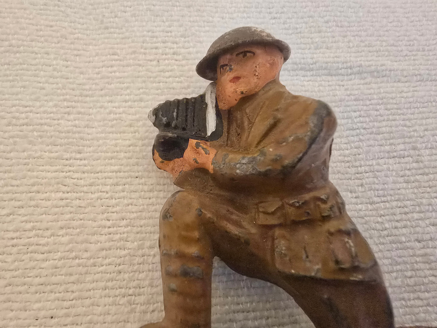 Vintage Manoil Barclay Lead Toy Soldier Kneeling with Camera