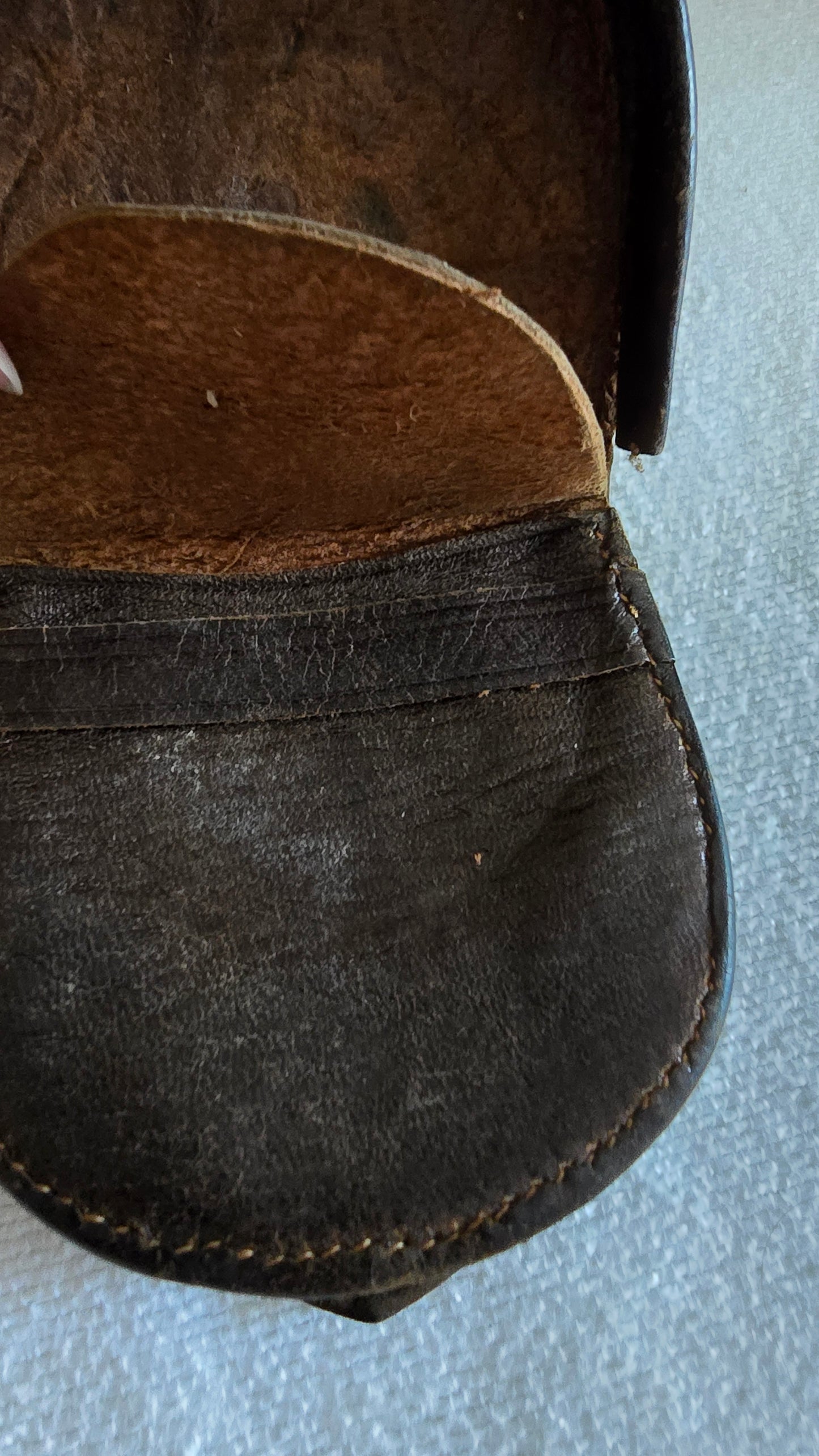 Vintage Leather Gentleman's Heel Coin Purse Holder Horseshoe Shape