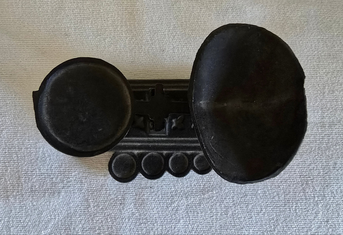 Vintage Miniature Cast Iron Salesman Sample Toy Balance Scale