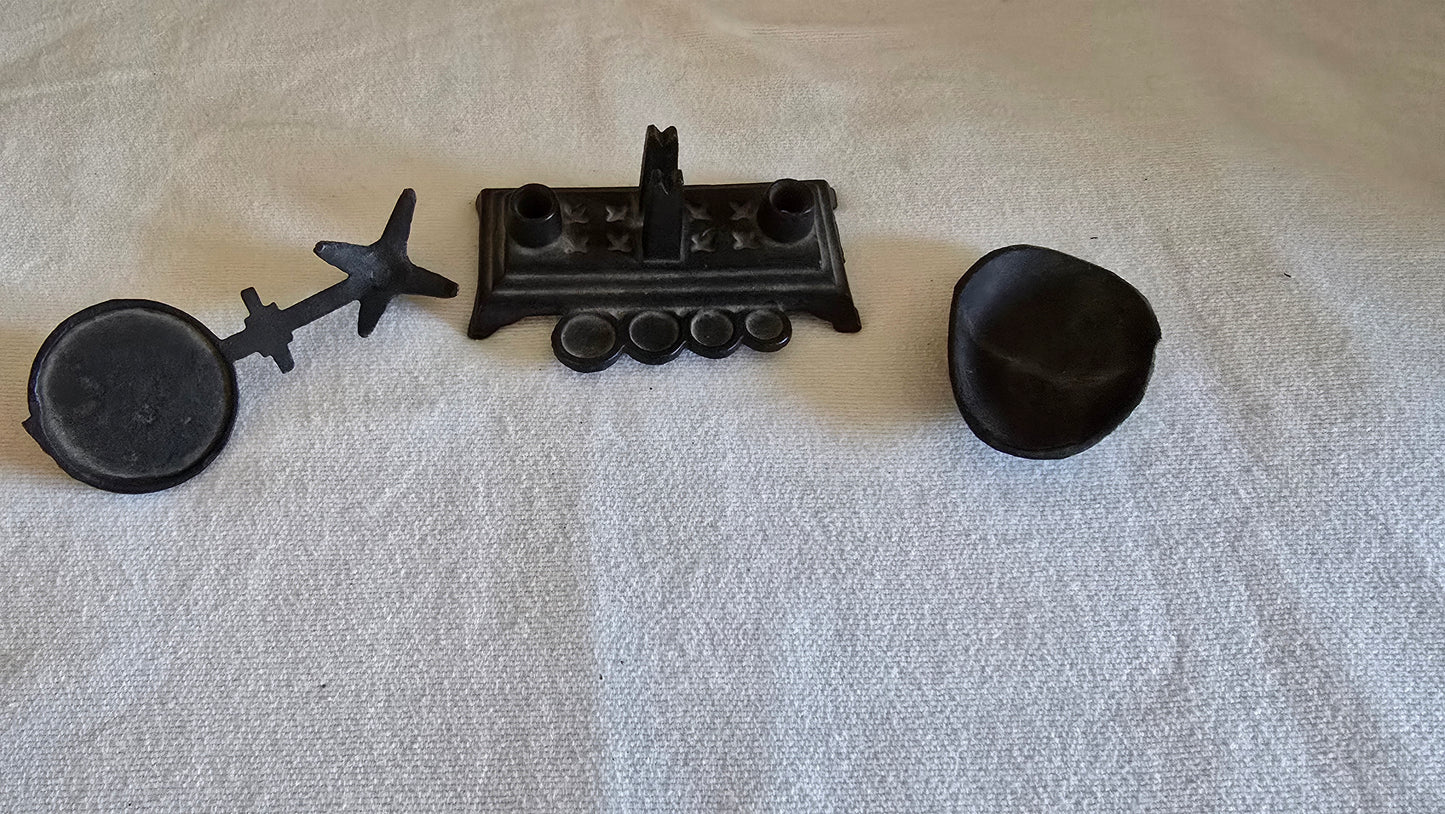Vintage Miniature Cast Iron Salesman Sample Toy Balance Scale