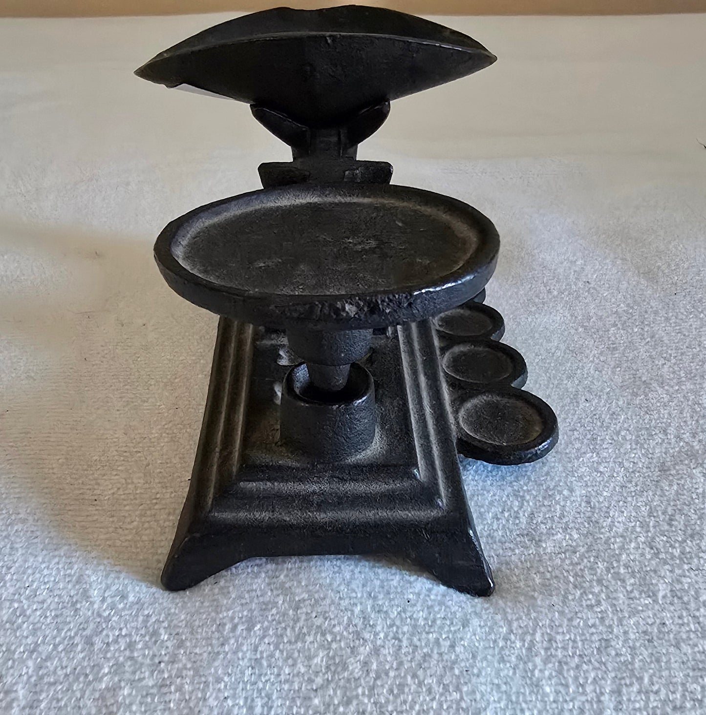 Vintage Miniature Cast Iron Salesman Sample Toy Balance Scale