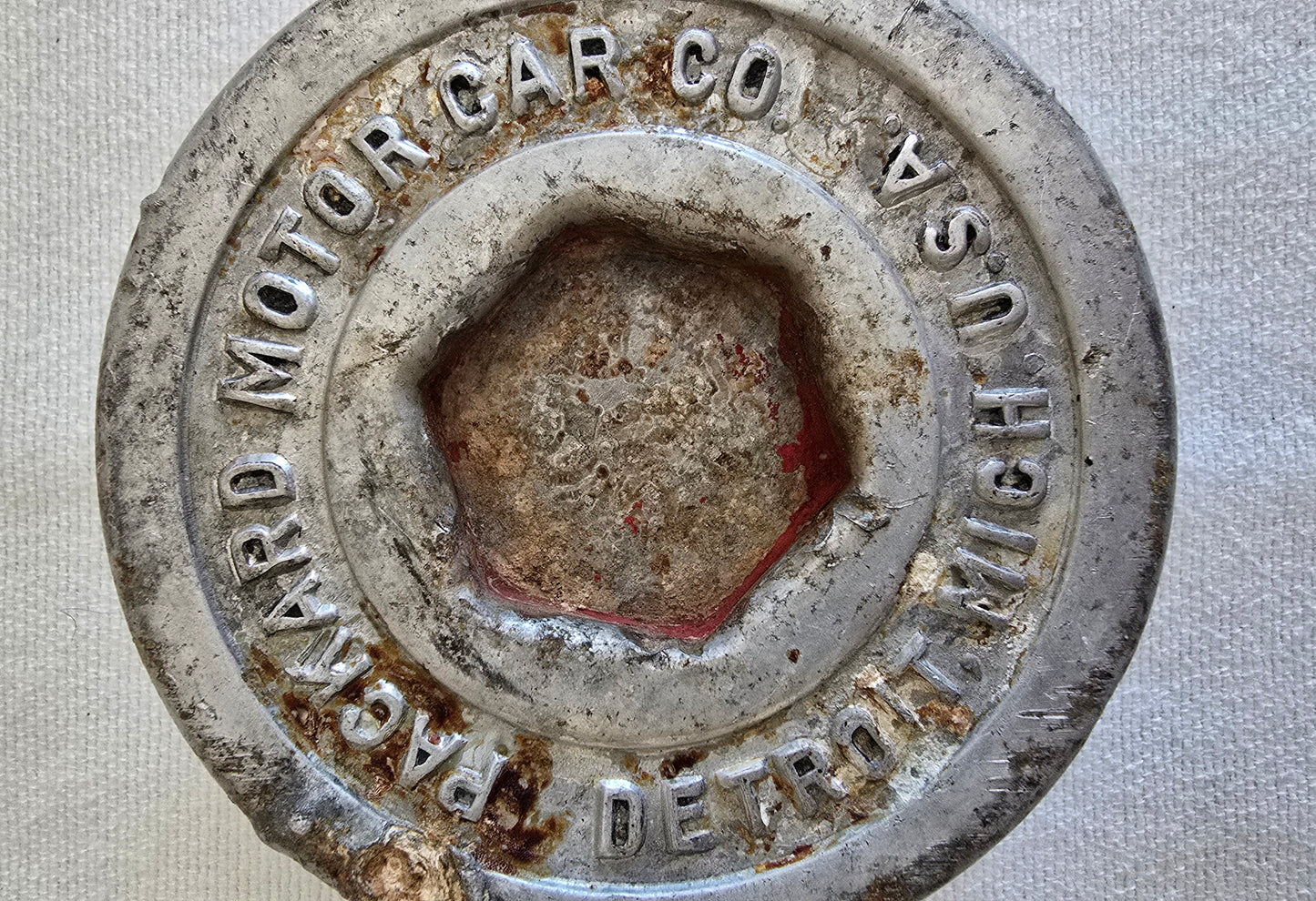 Vintage 1920's Packard Motor Car Co. Screw On Grease Cap Hubcap Center