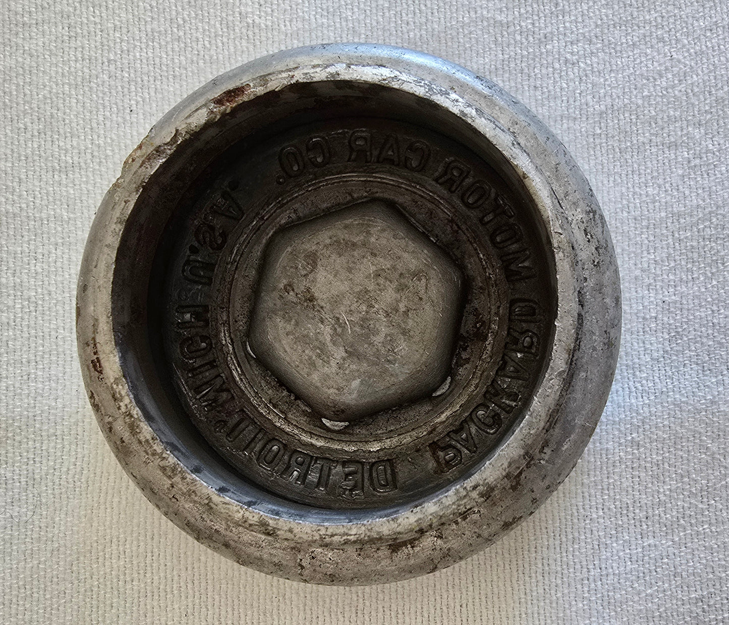 Vintage 1920's Packard Motor Car Co. Screw On Grease Cap Hubcap Center