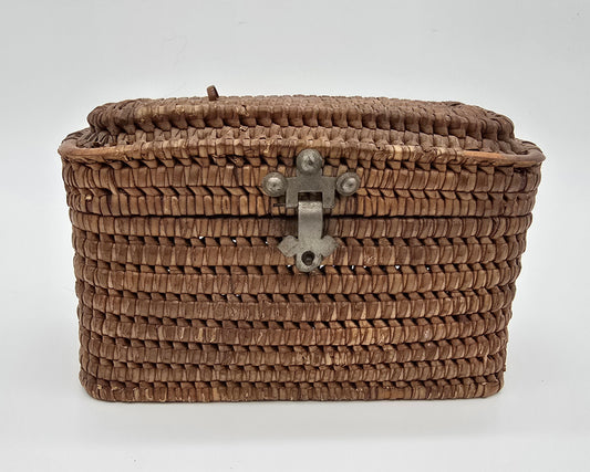 Antique Rattan Wicker Small Basket with Hinge Clasp Lid