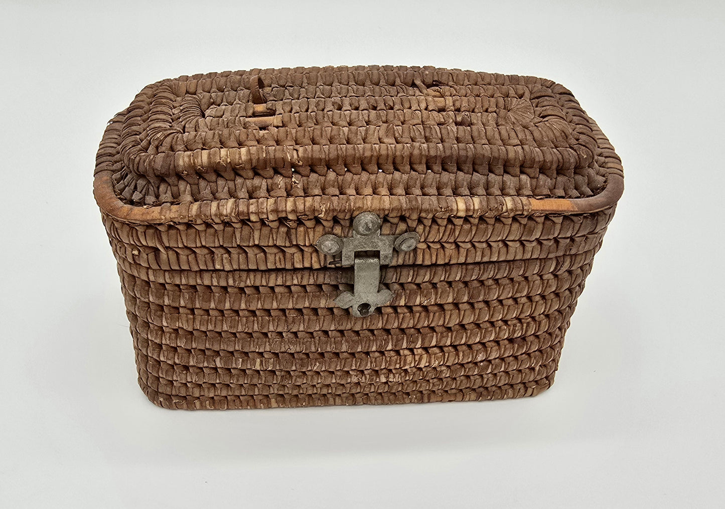 Antique Rattan Wicker Small Basket with Hinge Clasp Lid