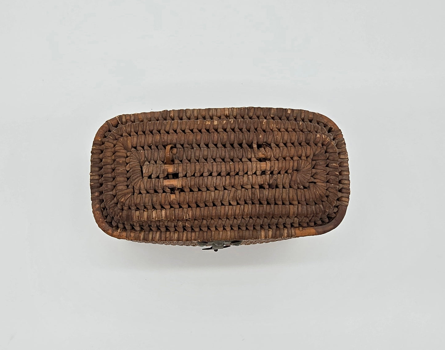Antique Rattan Wicker Small Basket with Hinge Clasp Lid