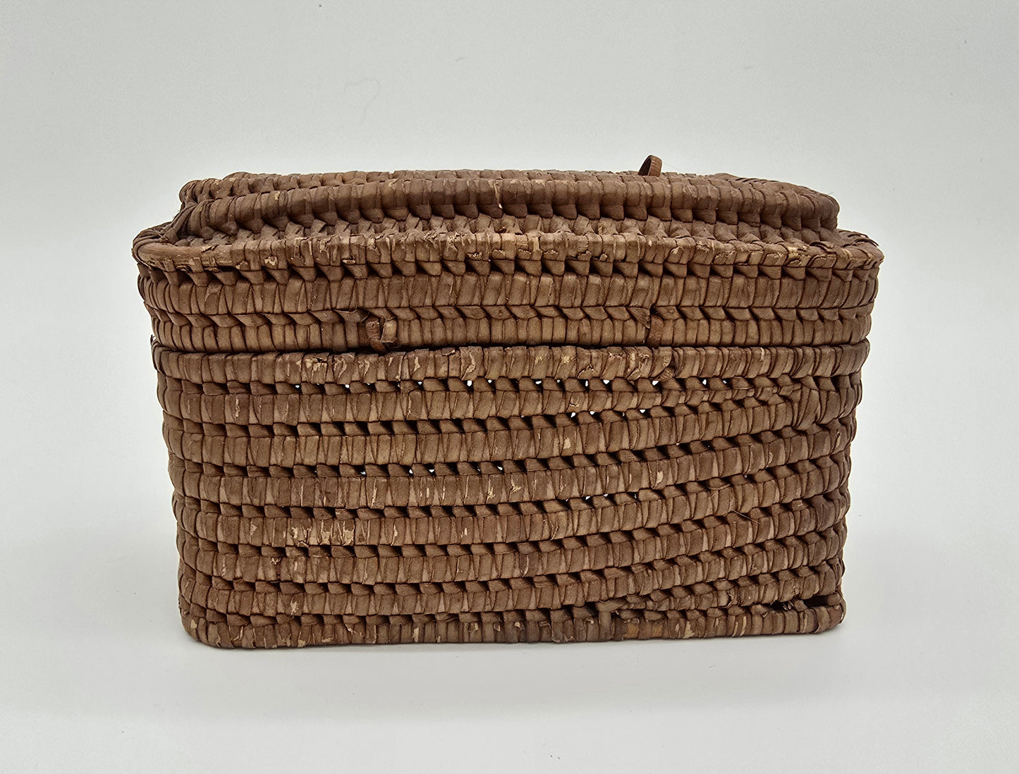 Antique Rattan Wicker Small Basket with Hinge Clasp Lid