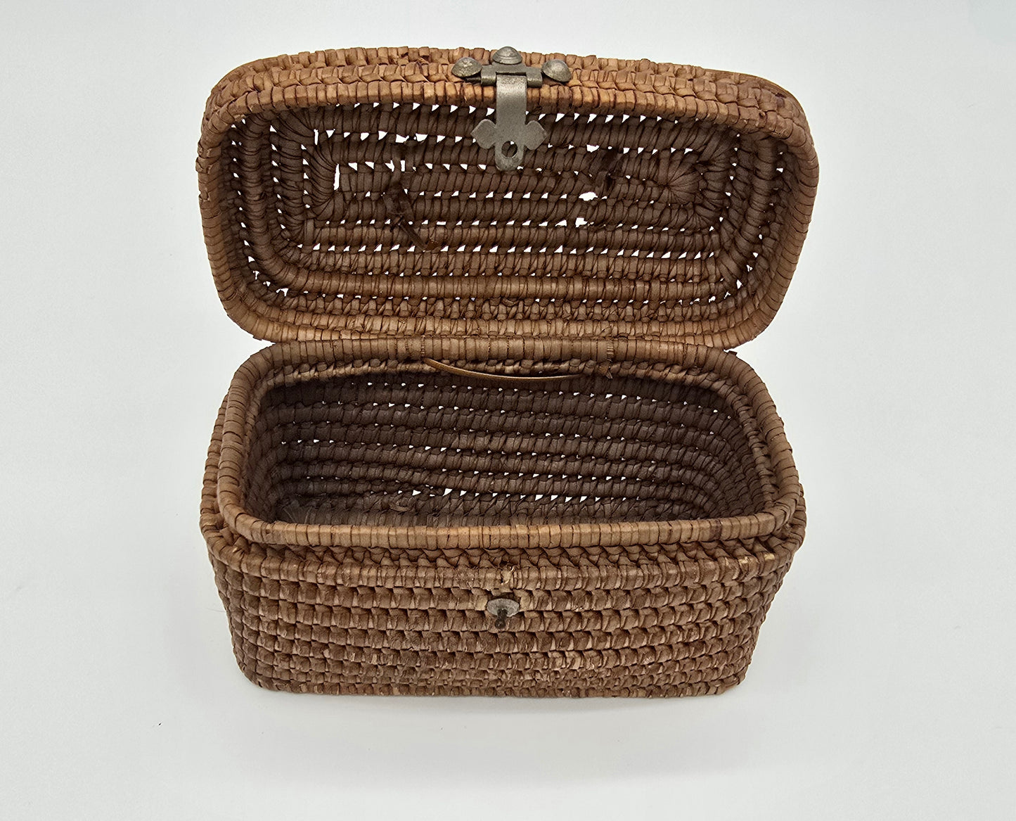Antique Rattan Wicker Small Basket with Hinge Clasp Lid
