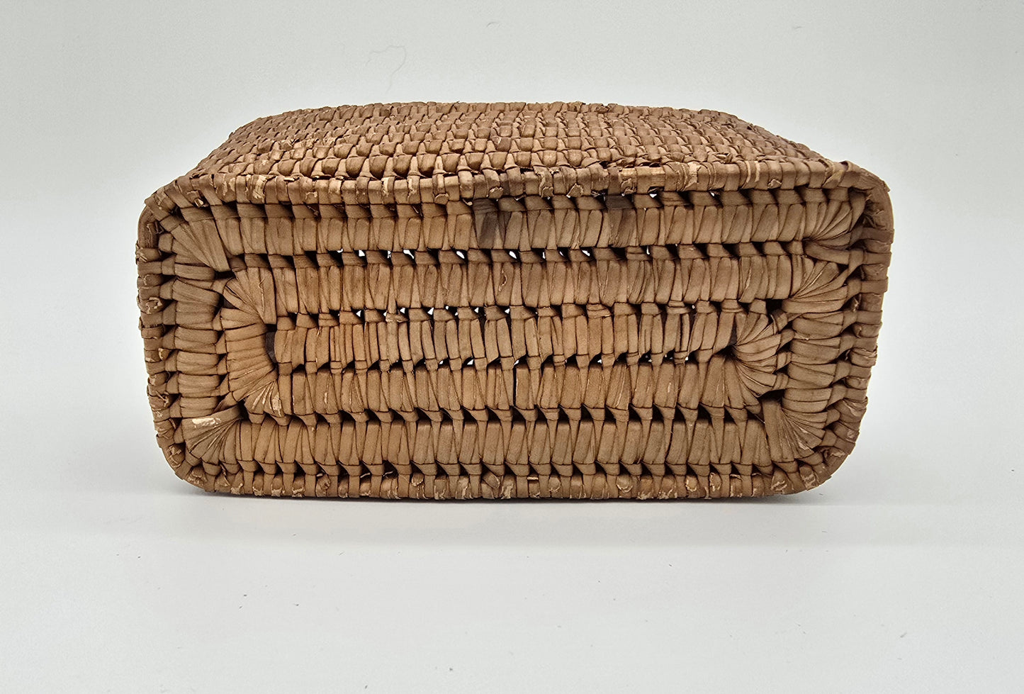 Antique Rattan Wicker Small Basket with Hinge Clasp Lid