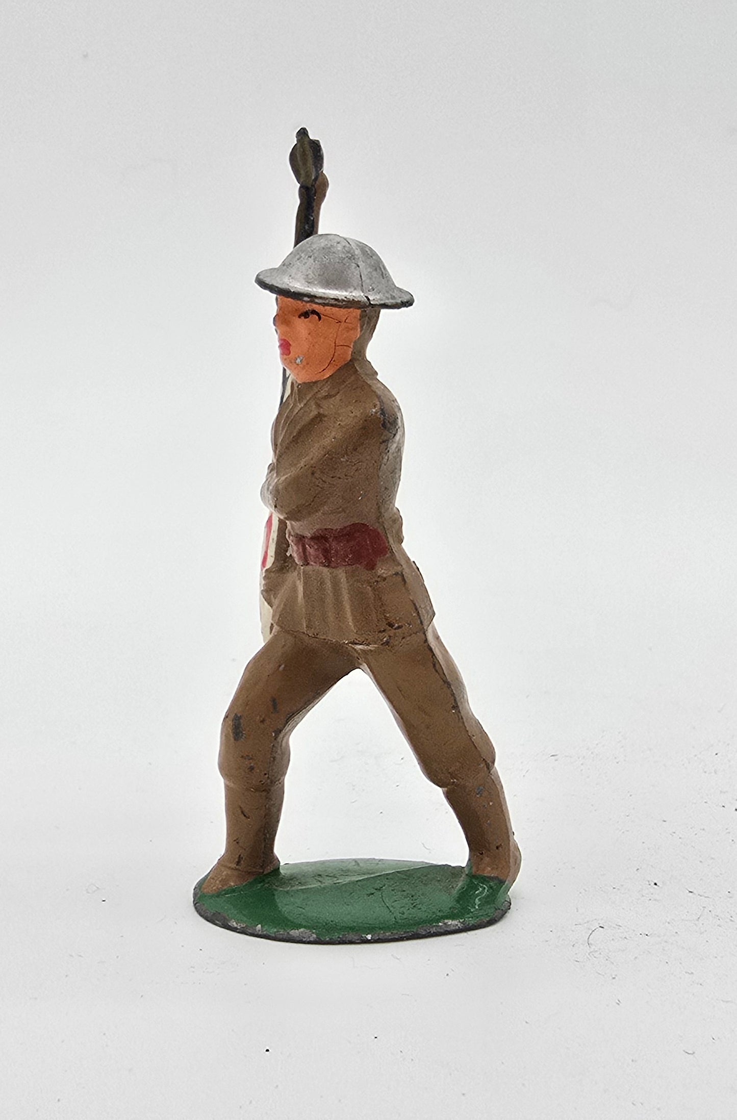 Vintage Barclay Manoil Lead Toy Soldier Flag Bearer #701 Red Belt Vertical Stripes