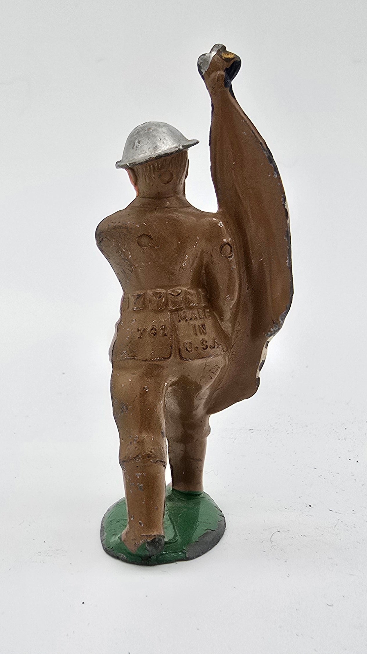 Vintage Barclay Manoil Lead Toy Soldier Flag Bearer #701 Red Belt Vertical Stripes