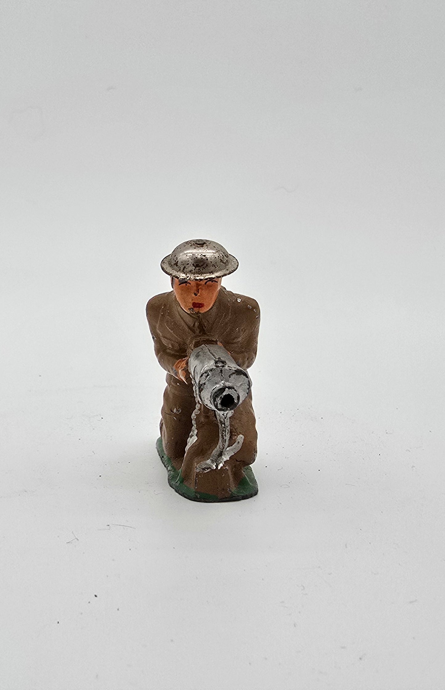 Vintage Barclay Manoil Lead Toy Soldier Kneeling with Anti Tank Machine Gun
