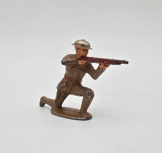 Vintage Barclay Manoil Lead Toy Soldier Kneeling with Rifle Red Belt #703