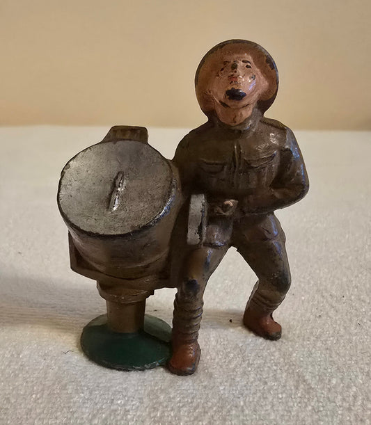 vintage manoil barclay lead toy soldier with spotlight