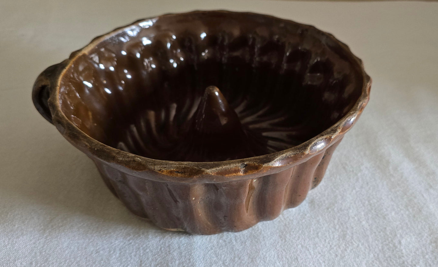 vintage redware turks head bundt pan with handle